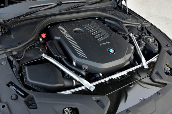 2026 BMW 8 Series G15 LCI 840i M Sport Coupe image 25