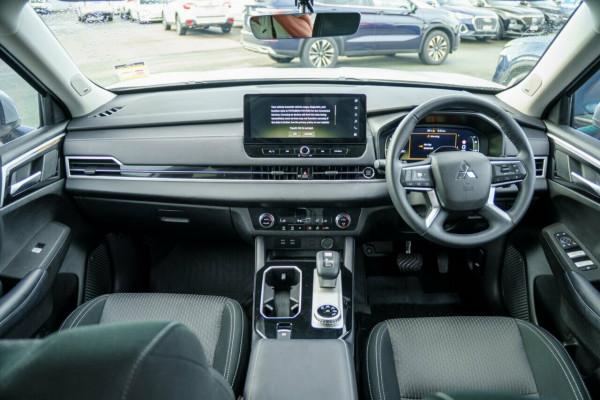 2025 Mitsubishi Outlander ZM LS SUV Image 17