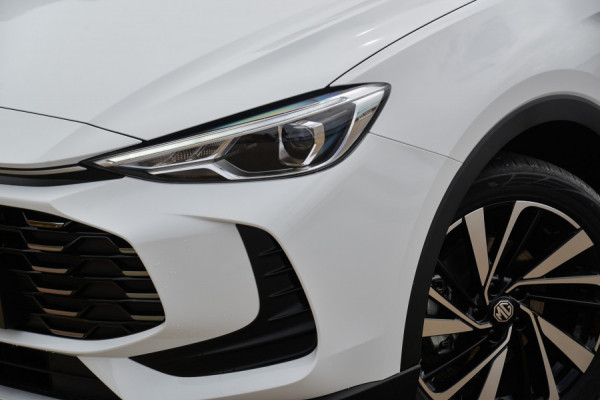 2024 MY24.5 MG ZS ZS32 Essence Hybrid+ SUV Image 5