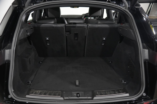 2023 Land Rover Range Rover Evoque L551 R-Dynamic HSE SUV Image 30