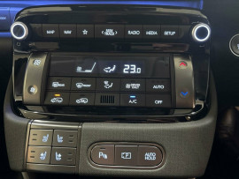 2025 Hyundai Inster  Extended Range SUV image 15