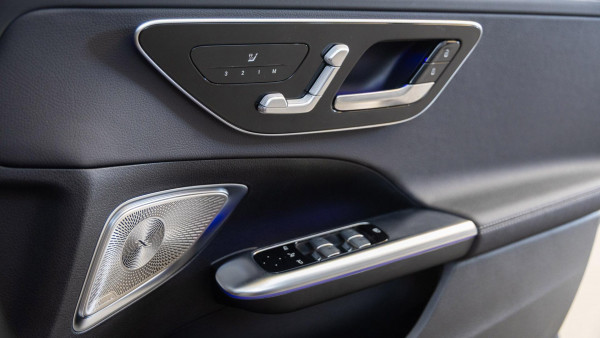 2025 Mercedes-Benz C-Class W206 C350 e Sedan image 12