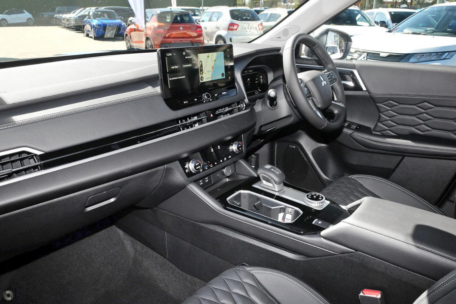 2025 Mitsubishi Outlander ZM Exceed SUV Image 6