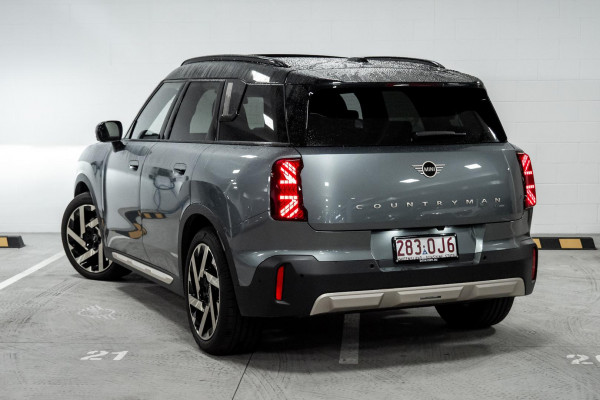 2024 MINI Countryman U25 E Favoured SUV image 2