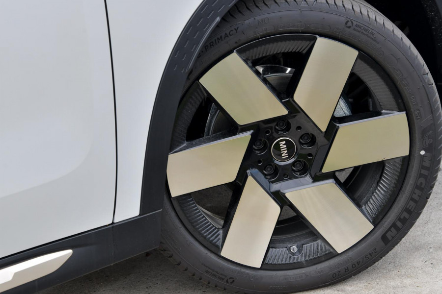 2026 MINI Countryman U25 E Favoured SUV