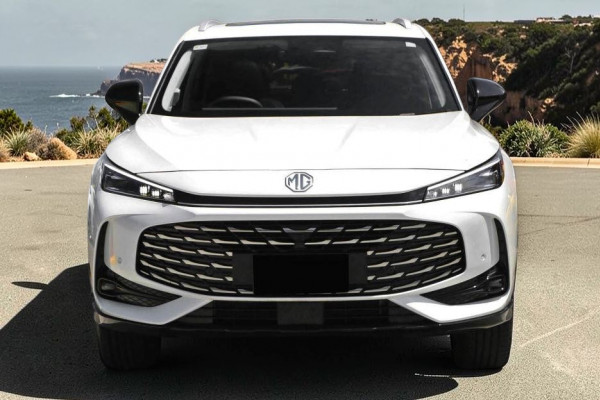 2025 MG HS AS33 Essence SUV Image 3
