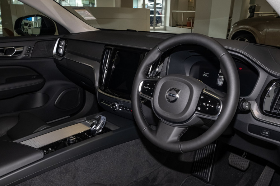 2025 Volvo V60 Cross Country Z Series Ultra B5 Bright Wagon Image 7