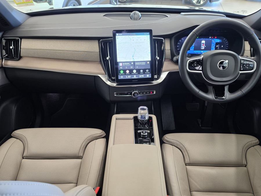 2025 MY26 Volvo XC90 L Series Ultra B5 Dark SUV Image 9