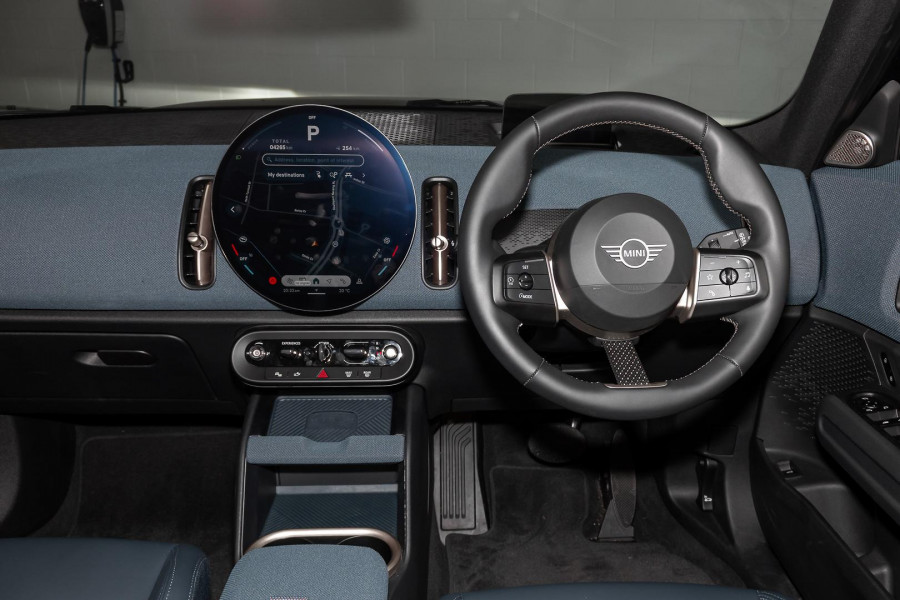 2024 MINI Countryman U25 SE Favoured SUV