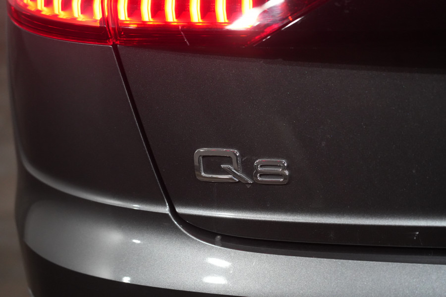 2024 Audi Q8 F1 60 TFSI e S Line SUV Image 9