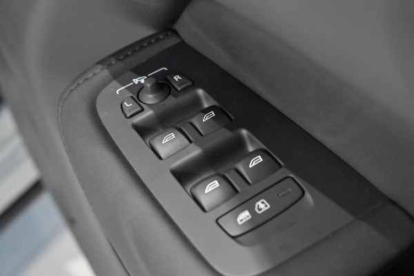 2026 Volvo XC60 UZ Plus B5 Bright SUV Image 18