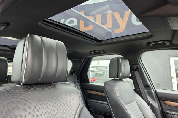 2018 Land Rover Discovery Series 5 HSE Luxury SUV Image 17