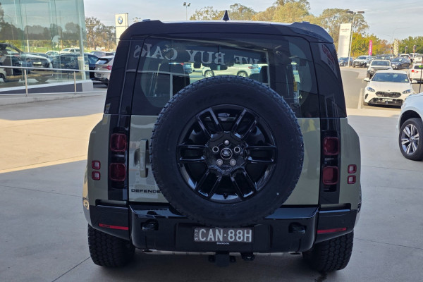 2024 MY25 Land Rover Defender 110 P400 X-Dynamic SE Wagon Image 5