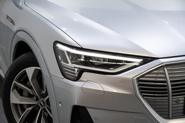 2021 Audi e-tron 55 SUV Image 2