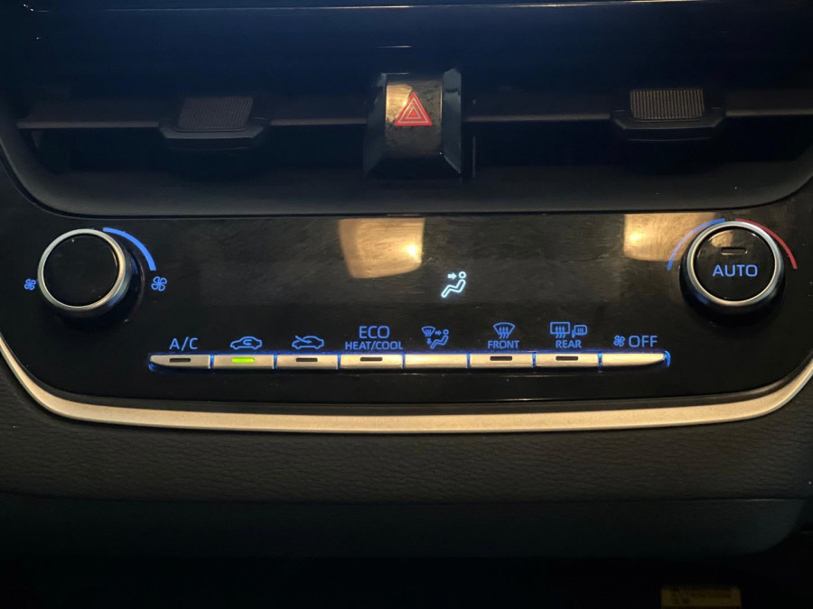 2020 Toyota Corolla ZRE SX Sedan Image 16