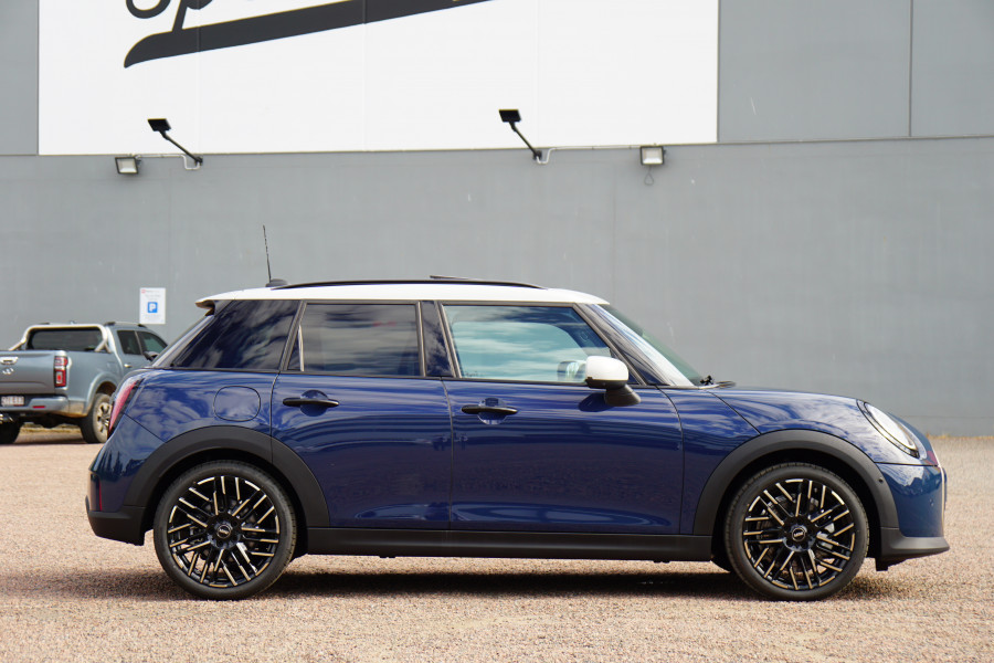 2024 MINI Cooper F65 C Favoured SUV Image 7