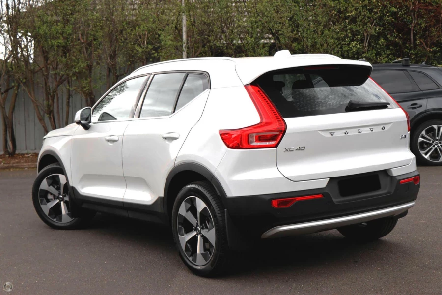 2025 MY26 Volvo XC40 XZ Ultra B4 Bright SUV Image 4