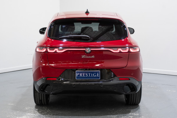 2023 Alfa Romeo Tonale Veloce SUV Image 10
