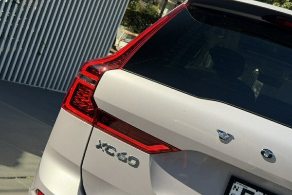 2025 MY26 Volvo XC60 UZ Ultra B5 Dark SUV Image 5