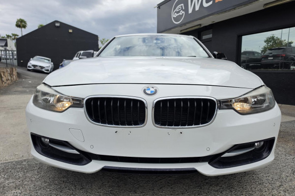 2012 BMW 3 Series F30 320d M Sport Sedan Image 4