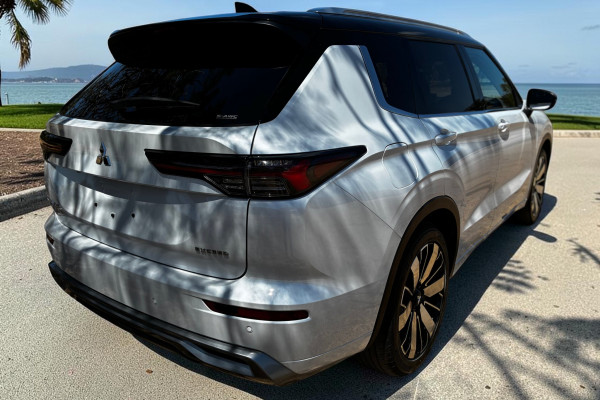 2025 Mitsubishi Outlander ZM Exceed Tourer SUV Image 6