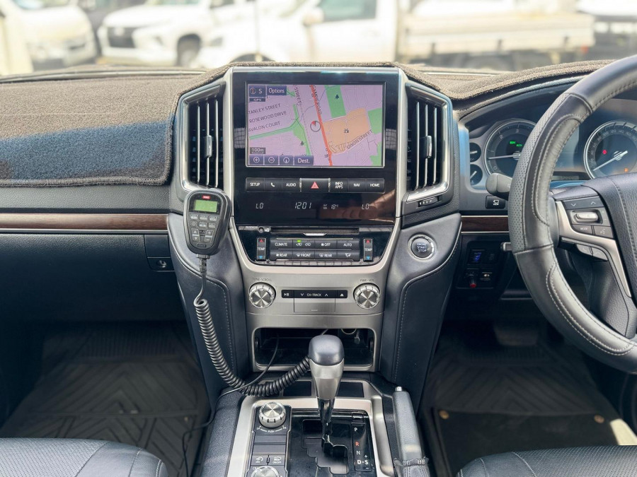 2019 Toyota LandCruiser VDJ200R VX SUV Image 19