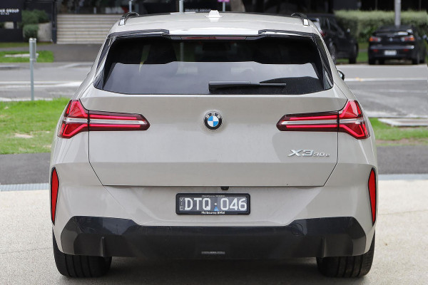 2025 BMW X3 G45 30e xDrive SUV image 8