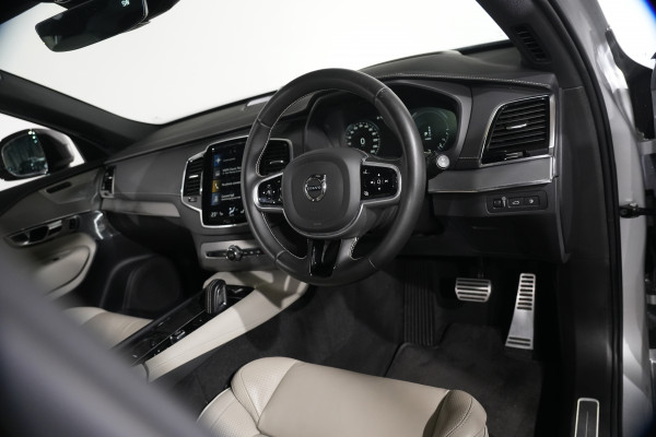 2021 Volvo XC90 L Series T8 Recharge SUV image 12