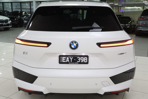 2022 BMW iX I20 xDrive40 SUV image 5