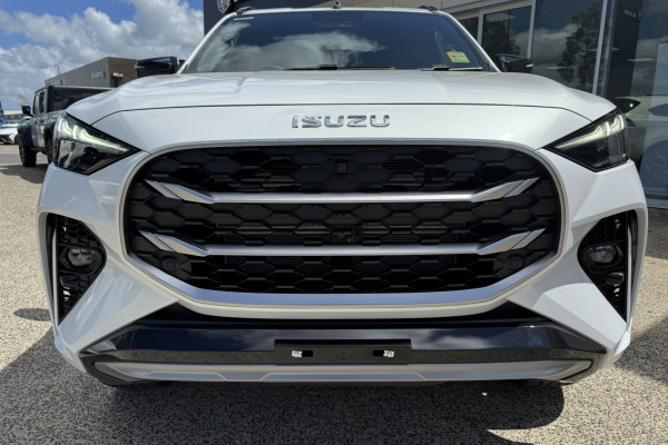 2026 Isuzu MU-X RJ LS-T SUV Image 8
