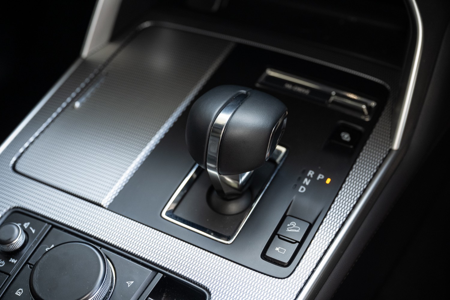 2024 Mazda CX-80 KL P50e Azami SUV Image 16
