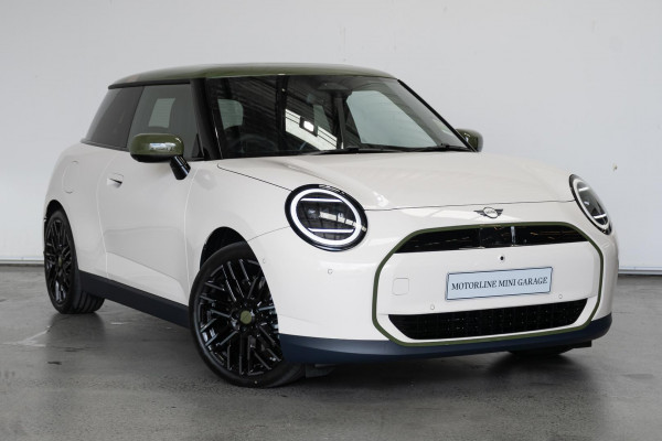 MINI Cooper SE Paul Smith Edition J01