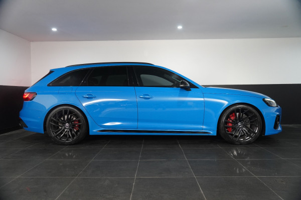 2021 Audi RS4  Quattro SUV Image 15