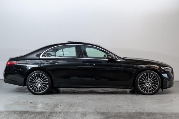 2025 Mercedes-Benz E-Class W214 E200 Sedan image 3