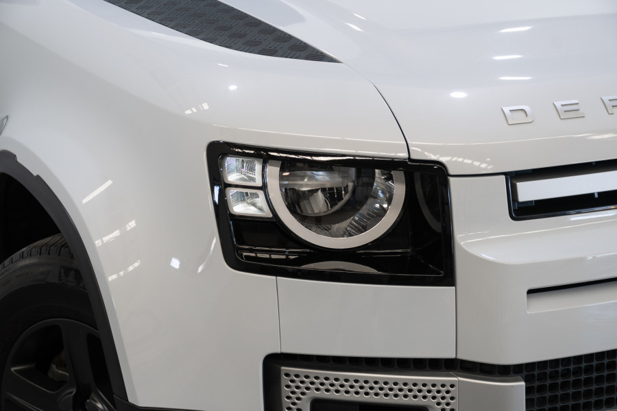 2022 Land Rover Defender L663 110 P300 SUV Image 2