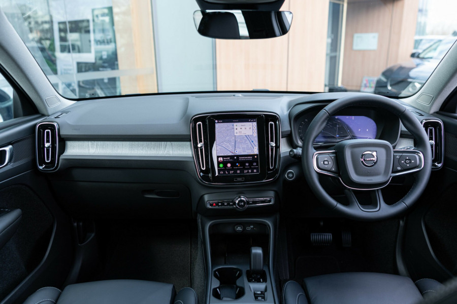 2025 MY26 Volvo XC40 XZ Plus B4 SUV Image 4