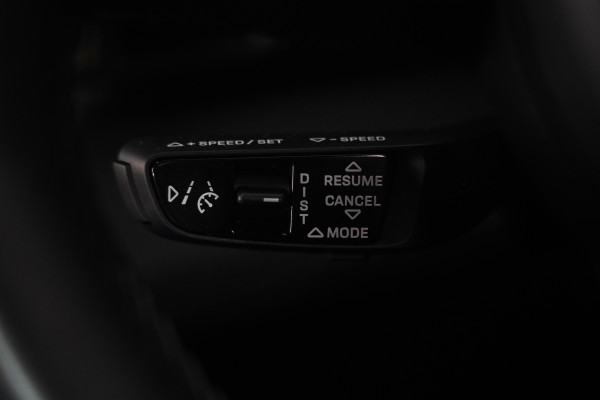2021 Porsche Taycan 4S Coupe Image 42