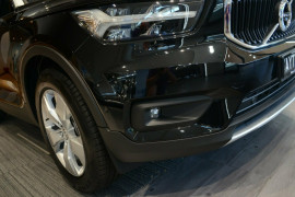 2018 MY19 Volvo XC40 T4 Momentum Suv