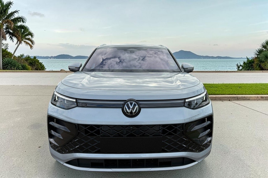 2025 MY26 Volkswagen Tayron R4 195TSI R-Line SUV Image 3