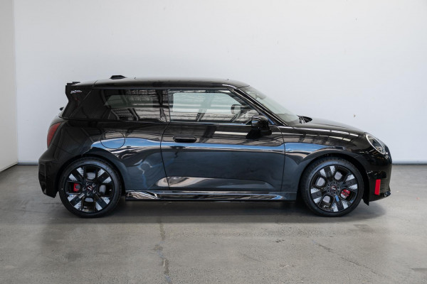 2026 MY25 MINI Cooper J01 JCW E Favoured Hatch image 2