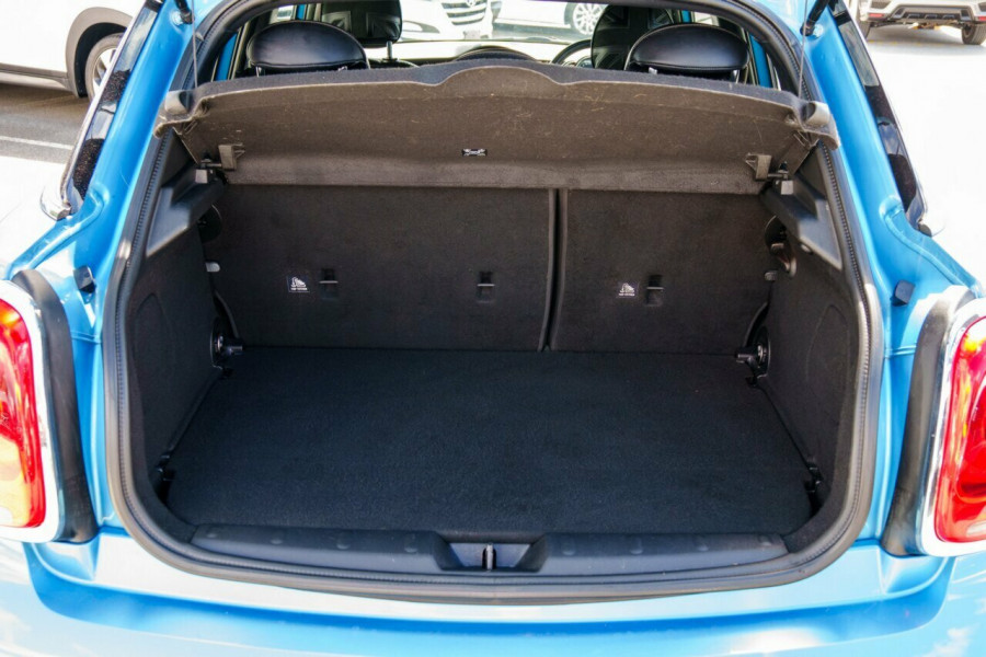2016 MINI Cooper F55 Cooper S Hatch Image 8
