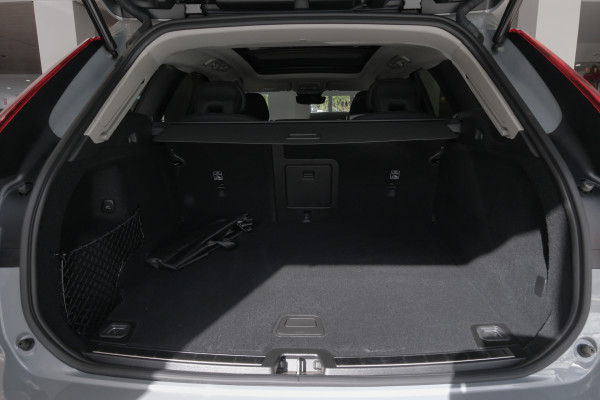 2026 Volvo XC60 UZ Plus B5 Bright SUV image 18