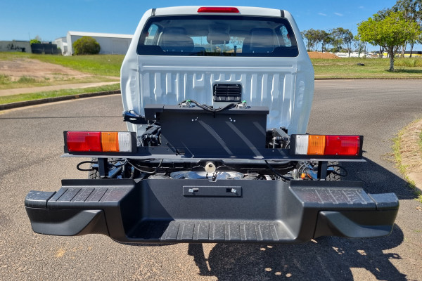 2026 Isuzu D-MAX RG SX Cab Chassis Image 4