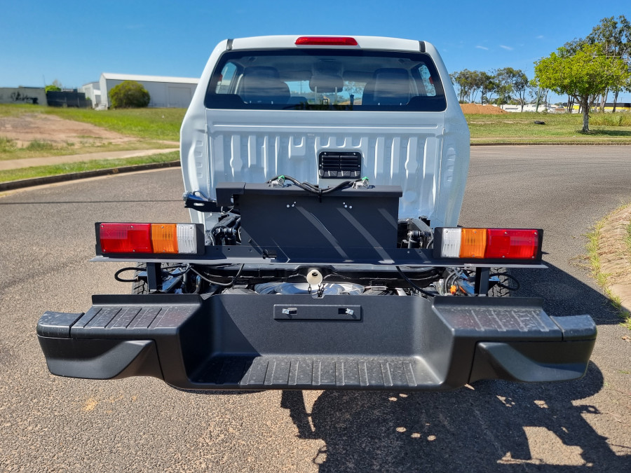 2026 Isuzu D-MAX RG SX Cab Chassis Image 4