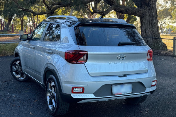 2020 Hyundai Venue QX Elite SUV