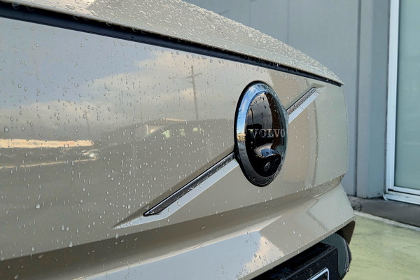 2025 Volvo EX90  Plus Twin Motor SUV Image 2