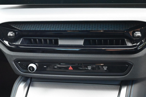 2025 BMW 2 Series G42 M240i xDrive Coupe Image 20