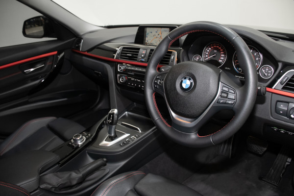 2016 BMW 3 Series 18i Sport Line Sedan Image 13