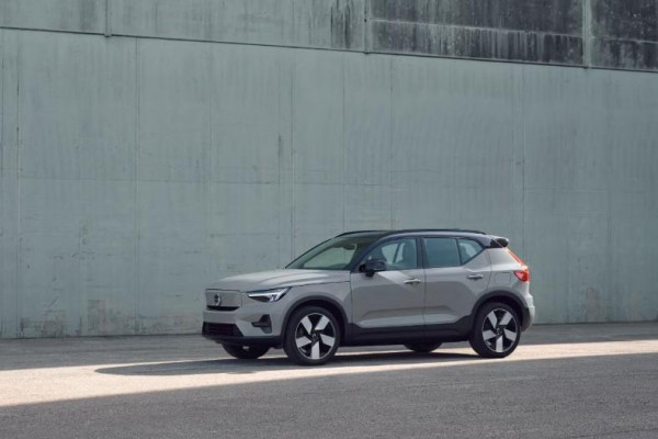 2024 MY25 Volvo EX40  Ultra Single Motor Extended Range SUV Image 5