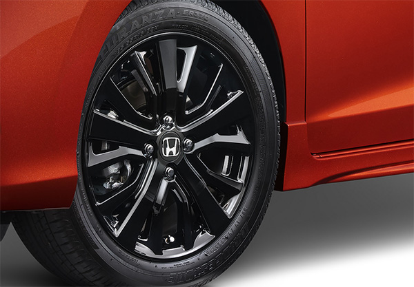 <img src="Black Alloy Wheel 16"